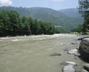 Jaisinghpur: The body of an elderly man who was swept away in the Beas river was recovered near Sakoh