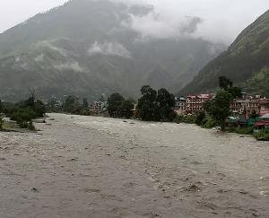 Heavy rain wreaks havoc in Himachal, Orange alert issued in seven districts