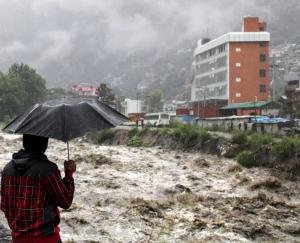 Heavy rain wreaks havoc in Himachal: Red alert in four districts, instructions to keep schools closed