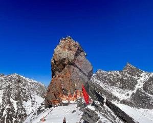 Shrikhand Mahadev Yatra Begins: First Batch of Devotees Sets Out to Conquer the Challenging 18,570-Foot Ascent in Devotion to Lord Shiva