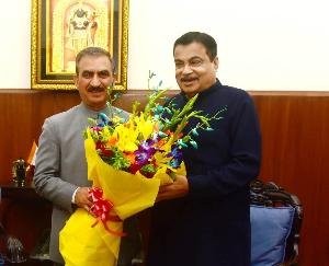 The Chief Minister met the Union Minister and urged him to include some roads of Himachal in the Pradhan Mantri Gati Shakti Yojana