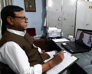 वीडियो कॉन्फ़्रेंसिंग के ज़रिये प्रदेश की वर्तमान स्थिति पर की विस्तृत चर्चा