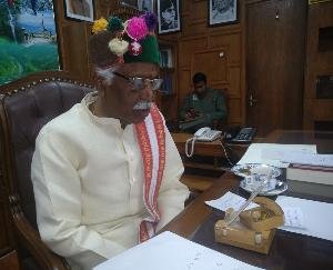 विश्वविद्यालय ऑनलाइन कक्षाओं के लिए करें सोशल मीडिया का प्रयोग
