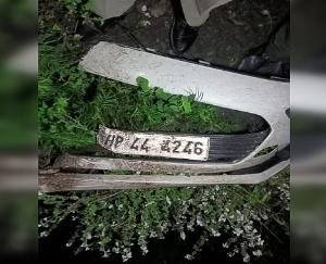  Chamba: A huge rock suddenly fell on a car, six people died