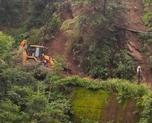 Kasauli: Nuclear-lease road closed twice, movement resumed immediately after JCB