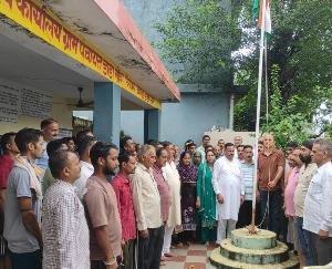 Jaswan-Paragpur: Tricolor hoisted in Dadasiba Panchayat Bhawan, Surendra Singh Mankotia was present