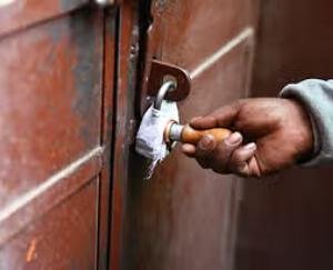  Noorpur: Medicine factory running without license sealed, 23 thousand injections seized