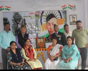 Subathu_Tribute_paid_to_freedom_fighter_martyr_Major_Durga_Malla_in_Nayanagar