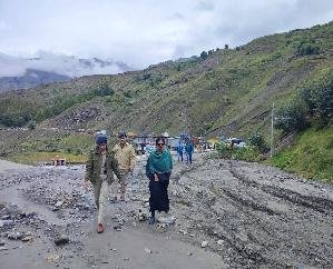 Lahaul_Spiti_Situation_worsened_due_to_flash_flood_war room_established_in_Sissu
