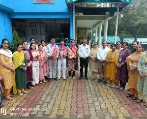 Kunihar_Bhanupriya_Parihar_and_Dixit_Sharma_of_BL_School_selected_for_MBBS