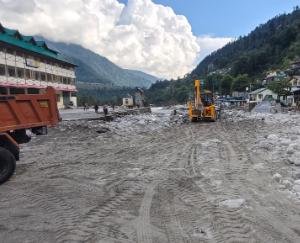Himachal: Restoration of Kiratpur-Manali road begins after heavy damage