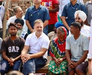 Rahul Gandhi on Punjab tour, met flood victims and took stock of the situation