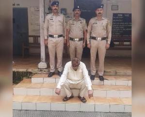 Solan Police's_major_action_Notorious_smuggler_Dhaniram_alias_'Galu'_arrested_huge_consignment_of_opium_and_hashish_recovered
