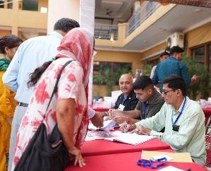 Una_Crowds_gathered_at_the_free_mega_medical_camp_renowned_doctors_of_the_country_provided_services.