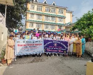 Hamirpur_Cleanliness_fortnight_organised_in_Girls_Senior_Secondary_School