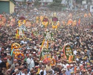 Kullu-celebrates-Dussehra-in-a-unique-way-Ravana's-effigy-is-not-burnt