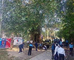 Dhaliara_Pond_cleaning_drive_carried_out_by_NCC_units_in_Nehranpukhar