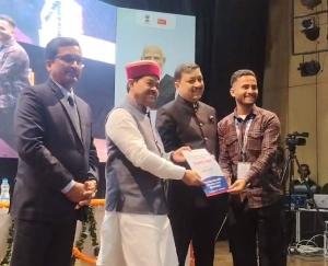 17th_Employment_Fair_held_in Shimla_Union_Minister_handed_over_appointment_letters_to_93_youth