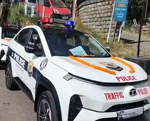 Shimla_Himachal_Police_gets_66_patrolling_vehicles_CM_Sukhu_flags_off