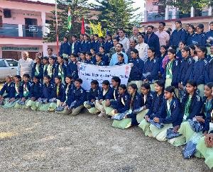 Jwalamukhi_Track_suits_distributed_to_girl_students_by_NHAI_at_GSSS_Bhadoli_Kohala