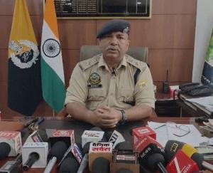 Himachal_Drug_smuggler_attempts_to_crush_station_in_charge_accused_absconding