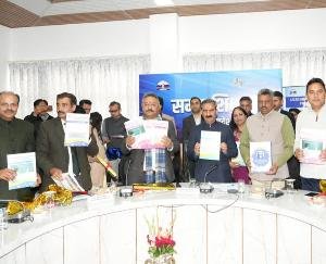 Himachal_Phones_will_be_banned_in_schools_there_will_be_large_scale_recruitment_in_the_education_department.