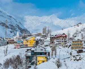 Himachal:_The_wait_is_over_the_first_snowfall_of_the_season_in_the_upper_areas_including_Shimla