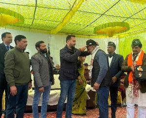 Hamirpur_Ashish_Sharma_honored_ex-servicemen_military_honor_ceremony_started_at_the_Panchayat_level.