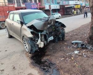 Solan_High-speed_car_hits_tree_young_woman_dies_driver_injured