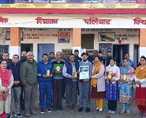 Jwalamukhi_Sahil_who_returned_after_participating_in_the_Republic_Day_parade_was_welcomed_back_to_school.
