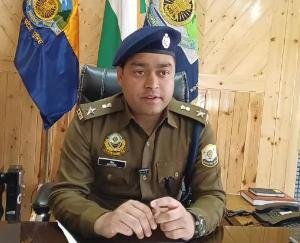 Strictness_on_police_in_Solan_SSP's_surprise_inspection_at_2_am_4_suspended_1_line_present