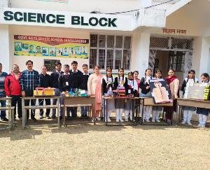 Volcano_Science_exhibition_held_at_Bal_School,_children_participated_enthusiastically
