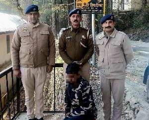 Shimla_Police_arrests_accused_with_1.115_kg_of_hashish