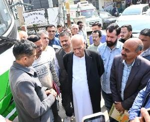 Jwali_Successful_trial_of_electric_bus_in_presence_of_Agriculture_Minister