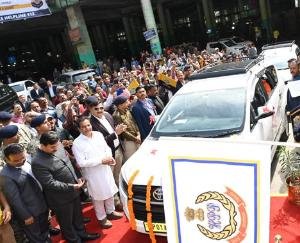 Shimla_CM_Sukhu_launches_pre-paid_taxi_service_know_how_much_the_fare_will_b