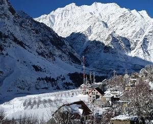 Himachal_Pradesh_issues_72-hour_heavy_rain_and_snowfall_alert_hailstorm_in_3_districts_mercury_drops_to_5_degrees