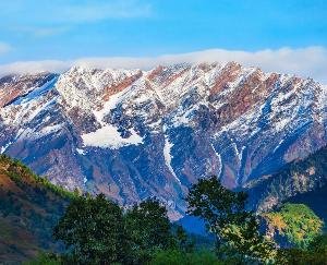 Himachal_Rain_and_nowfall_bring_down_temperatures_hailstorm_alert_issued_for_April_7-8