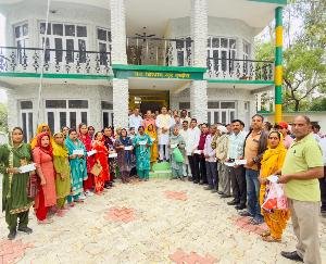 Indora: MLA Malendra Rajan distributed cheques from the Chief Minister's Relief Fund to the needy.