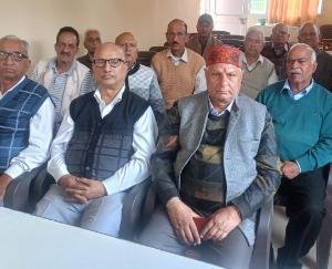 Kunihar: Association roars in Kunihar over pending demands of pensioners, warns the government
