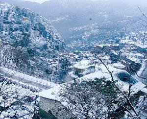 Himachal_Severe_cold_in_April_snowfall_in_Shimla-Spiti_hailstorm_and_storm_alert_in_5_districts