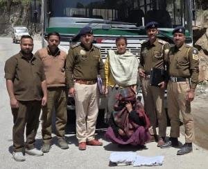 Kullu: 2 kg 35 grams of hashish and 56 grams of opium recovered from a woman during a blockade in Sainj.