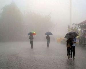 Rain and storm continue in Himachal, yellow alert in 4 districts today