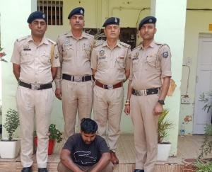 Solan Police arrests 3 smugglers from Vivanta Mall parking lot, arrests main supplier from Zirakpur