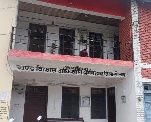  Big scandal in Panchayat elections: Two ballot papers missing, FIR against eight employees
