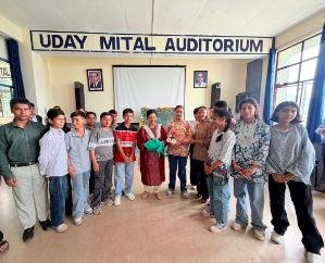 Solan: Song competition held at Dayanand Adarsh ​​Vidyalaya.