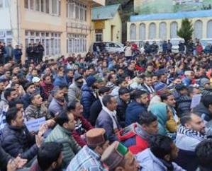 Electricity Board employees raise their voices in Shimla for the restoration of OPS; hold a rally at Chaura Maidan and shout slogans fiercely against the government.