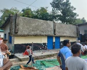 Major accident during a kabaddi match in Kangra; concrete roof collapses suddenly; 25 people injured, 3 in critical condition.