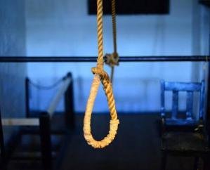 19-year-old female student dies in Hamirpur; body found in rented room.