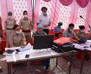 कालका से उत्तर प्रदेश के मऊ भेजे गए 1526 व्यक्ति