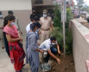 विश्व पर्यावरण दिवस पर हॉस्पिटल परिसर में लगाए पौधे 